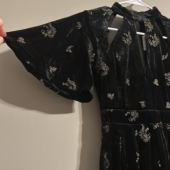 Black Velvet Embroidered Romper XS - Picture 5 of 11